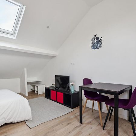Budget Appart Avec Parking Au Centre-Ville Charleville-Mezieres Bagian luar foto