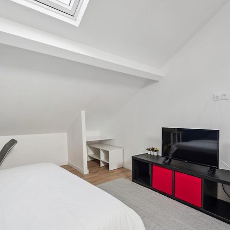 Budget Appart Avec Parking Au Centre-Ville Charleville-Mezieres Bagian luar foto